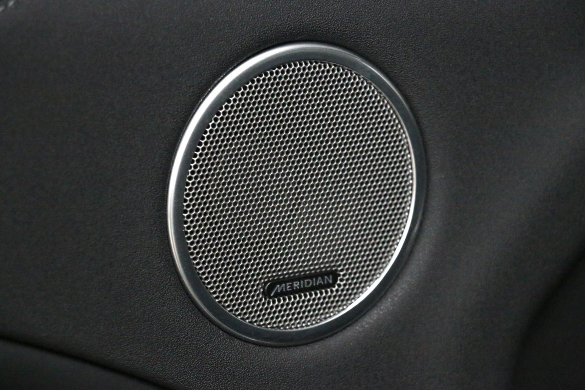 39253371-44.jpg